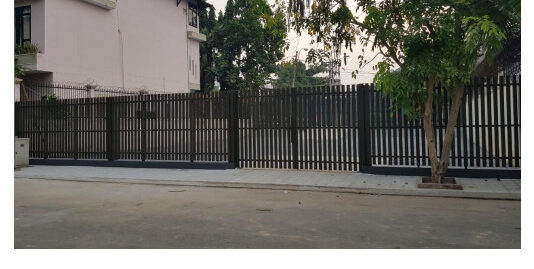 Bán gấp đất biệt thự 2 mặt tiền đường Nguyễn Văn Hưởng, Thảo Điền, Q.2 . DT : 418M2 – gia 70 TY